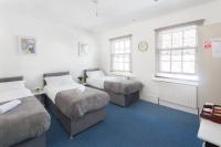 Chambre Triple avec Salle de Bains Commune