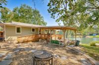 Kilgore Lakefront Home with Private Dock and Pier! - B&B Kilgore