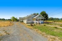 Bird and Barrel Vineyard Farmhouse - B&B Healdsburg