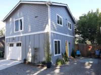 Alki Beach Cottage, NEW, 2 bedrooms, 2 bathrooms, near beach, AC, WD, Parking - Chambres d’hôtes