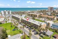 Lovely 2 Bed 2 Bath 2nd Floor Condo By Beach - Chambres d’hôtes