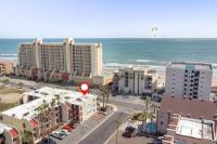 1st Floor 2 Bd 2 Ba Condo w Beach View& Pool - B&B