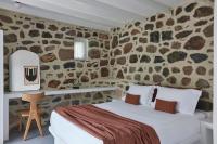 Estudio con terraza y vistas parciales al mar