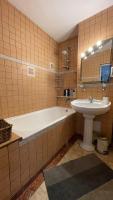 Central University Square Grand Balcony - Bed and Breakfast Boekarest