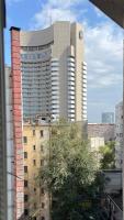 Central University Square Grand Balcony - Bed and Breakfast Boekarest