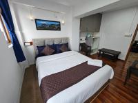 Queen Room with Balcony