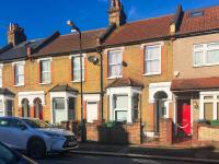 Clarence House 3 Bedrooms 8min to Station E17 North East London - B&B Londra