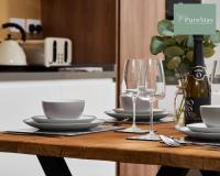 Stunning 5 Bed House By PureStay Short Lets & Serviced Accommodation Manchester With Parking - B&B