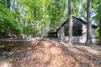 Modern Cabin w/Hot Tub & Fire Pit! - B&B Hedgesville