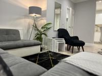 B&B Watford - Modern & Spacious 2 bed Apartment at Addison Court - Sleeps 6, Free WIFI - Bed and Breakfast Watford