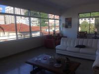 Apartamento amplo, arejado e iluminado