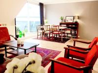Central 2BR with balconies and art in historical university area - Chambres d’hôtes Bergen