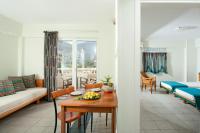 One-Bedroom Apartment with Mountain View