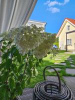 APARTAMENTY "LA VILLA" z prywatnym parkingiem, klimatyzacją, ogrodem, blisko centrum - Chambres d'hôtes Kudowa-Zdrój
