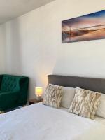 B&B Windhoek - Own It Studio Apartment - Bed and Breakfast Windhoek