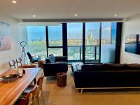 Modern 3 Bedroom Apartment with Amazing Views - B&B Melbourne