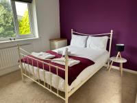 B&B Manchester - Manchester 2 Bedroom House with Garden - Bed and Breakfast Manchester