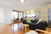 Cool Flat - 2 Bed & Office - B&B Brisbane