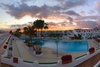 Bright Apartment with Pool in Tenerife South - Chambres d’hôtes Costa del Silencio