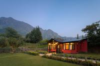 B&B Srinagar - LohonoStays Red Cottage at Zaznar - Bed and Breakfast Srinagar