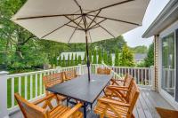 Rye Coastal Retreat with Deck and Outdoor Dining - B&B Rye