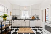 Downtown Bungalow with Geothermal Hot Spring - Bed and Breakfast Boise