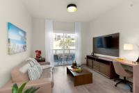 Rooftop Pool - Balcony - Hollywood Beach Boardwalk - Chambres d’hôtes Hollywood