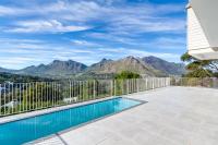 B&B Kaapstad - Elite Retreats - Hillside Exclusive Villa 1 - load shedding backup - Bed and Breakfast Kaapstad