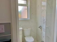 London Studio Apartments, Private Bathroom, Kitchenette, Parking, NP2 - B&B