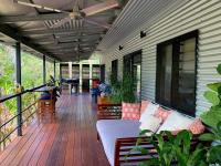 B&B Humpty Doo - Girraween Rural Retreat with Gorgeous Lagoon Pool - Bed and Breakfast Humpty Doo