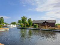 B&B Brundall - River Retreat - Norfolk Broads - Bed and Breakfast Brundall