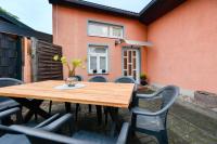 Großes Spree Apartment, 3 Schlafzimmer bis 10 Personen, 4x KfZ Parkplatz, Terrasse, Waschtrockner, Wlan, Netflix - Bed and Breakfast