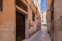 Sant'Aponal Cozy Apartment with Balcony R&R - Ferienwohnung Venedig