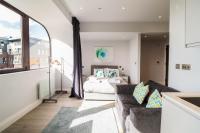 Stunning Apartments - Free Parking and WiFi Included! - Ferienwohnung Staines-upon-Thames