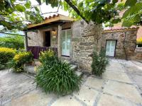 Casa Velha-SantiagoFamilyHouse - Bed and Breakfast