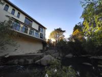 Riverside House with Indoor Pool - B&B Johannesburg