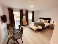 Estudio con terraza