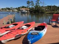 B&B Sneads Ferry - Kayaks, Fishing, Waterfront Cabin and Private Dock - Bed and Breakfast Sneads Ferry