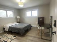 Private Room Lakeview House- Westmount - B&B
