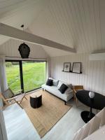 Pļavas vidū - romantiska brīvdienu māja - B&B Matīši