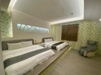Standard Quadruple Room with Outdoor Parking