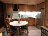 Appartement cosy 4 pers. 30m² rénové, ski aux pieds, équipements modernes, proche commerces et commodités - FR-1-545-15 - Chambres d’hôtes Val Thorens