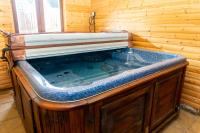 Cosy 3 Bed Cottage in Gloucester-Parking-Garden-Free Hot Tub at the Weekends - B&B
