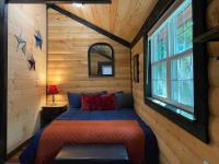 B&B Campton - Cozy Log Tiny Cabin in Red River Gorge! - Bed and Breakfast Campton