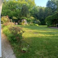 Camera Matrimoniale con Vista Giardino