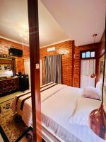 Zimmer mit Kingsize-Bett