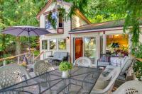 Lakefront Snohomish Cottage with Private Dock! - B&B