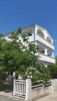 B&B Starigrad-Paklenica - Apartment Domi - Bed and Breakfast Starigrad-Paklenica