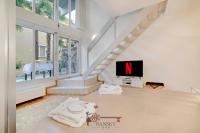 Soleil 5 Apt with Green Terrace in Lugano Center -By EasyLife Swiss - Chambres d’hôtes Lugano