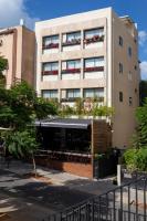 De Grey or Green Suite